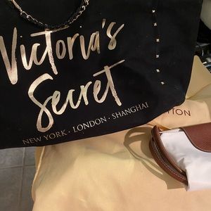 VS black tote bag